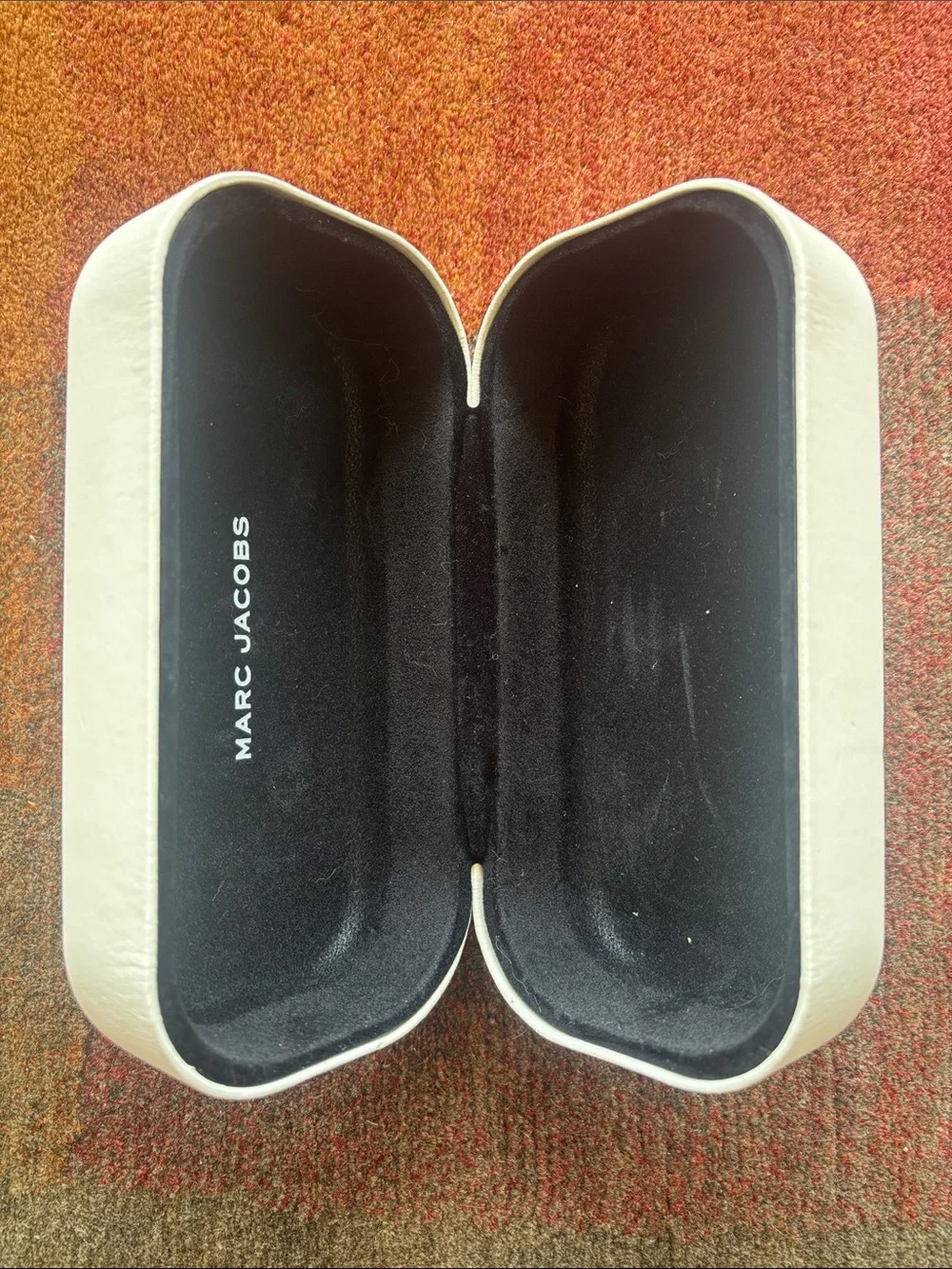 Marc Jacobs Oversized White Eyewear Hard Case w/ Black Soft Pouch & Black Cloth